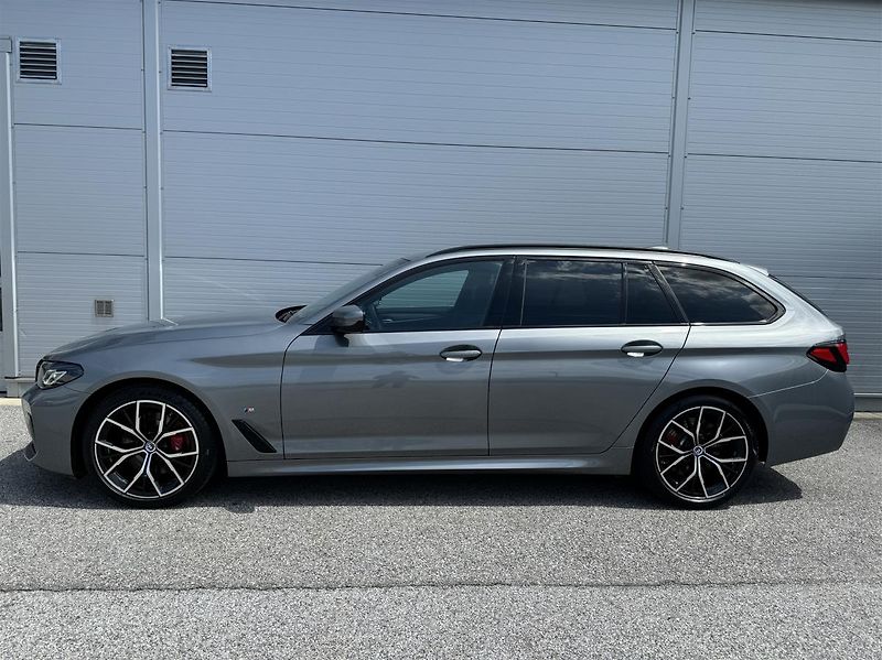 BMW Řada 5 520d xDrive Touring - fotka 3 z 17