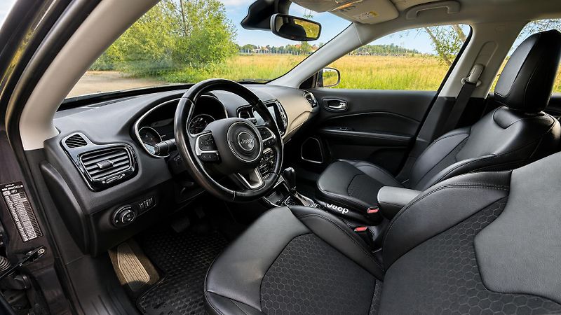 Jeep Compass (2021) 1.3 Turbo 110kW aut. Limited - fotka 7 z 14