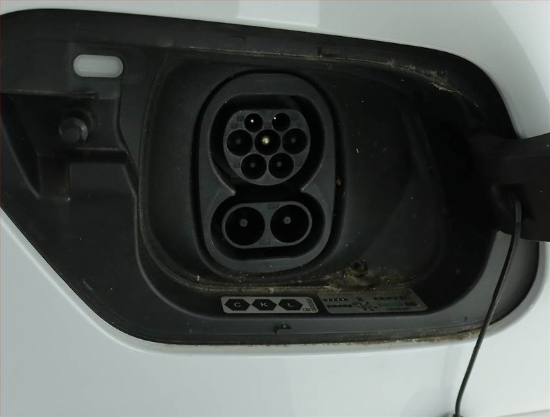 Volkswagen ID.3 (2022) Pro Perf. (62 kWh), SoH 89% - fotka 17 z 18