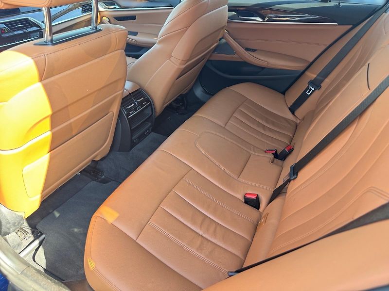 BMW Řada 5 (2020) TOURING 520d 140kW 4x4 CZ DPH - fotka 8 z 11