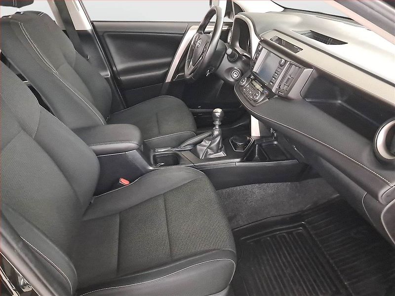 Toyota RAV4 (2016) 2.0 VVT-i, 4X4, Serv.kniha - fotka 9 z 19