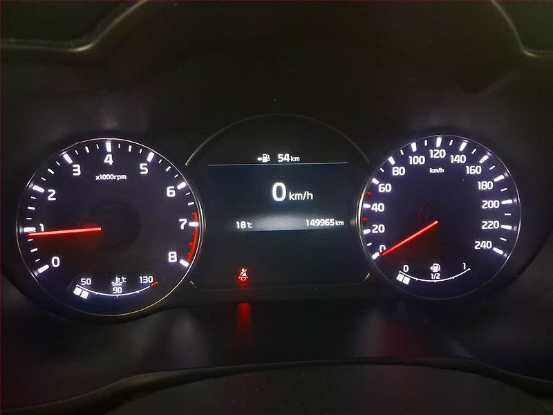 Kia Carens (2017) 1.6 GDI, Navi, Vyhř. sedaček - fotka 11 z 16