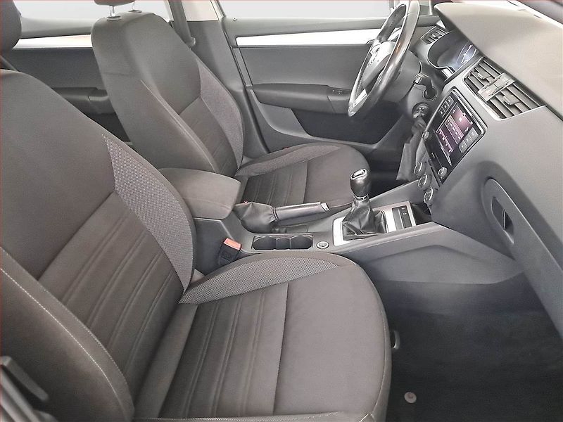 Škoda Octavia (2018) Ambition 1.0 TSI, Tempomat - fotka 9 z 16