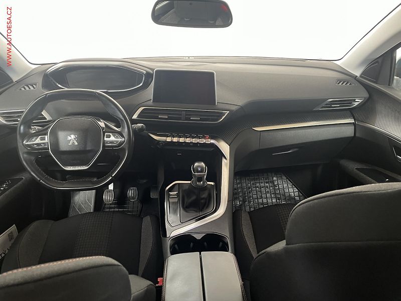 Peugeot 5008 (2017) 1.2 PT, Active - fotka 8 z 15