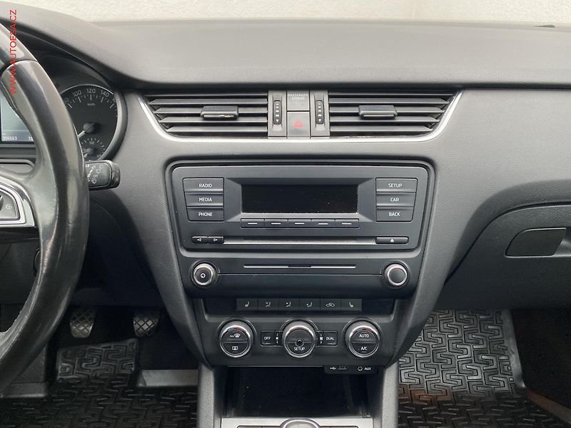 Škoda Octavia (2014) 2.0TDi, ČR, Elegance, bixen - fotka 12 z 18