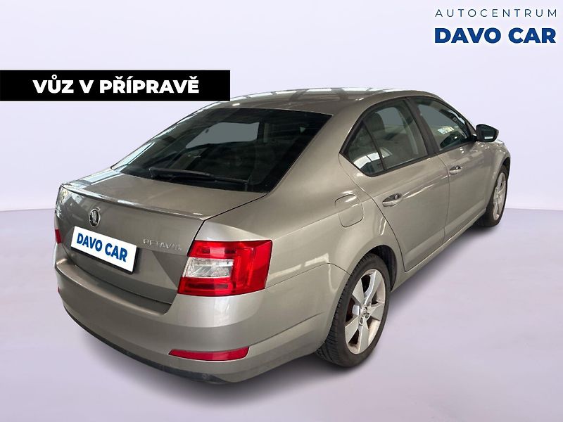 Škoda Octavia 1,8 TSI 132kW Elegance CZ - fotka 5 z 12