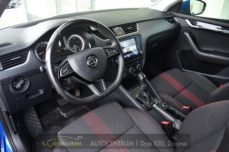 Škoda Octavia 1,6 TDI DSG STYLE & DYNAMIC - fotka 9 z 53