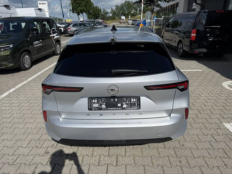 Opel Astra Edition ST 1.2 TURBO (96kW/130 - fotka 4 z 25
