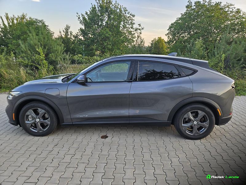 Ford Mustang Mach-E (2021) Kamera, Navi, kůže - fotka 2 z 14