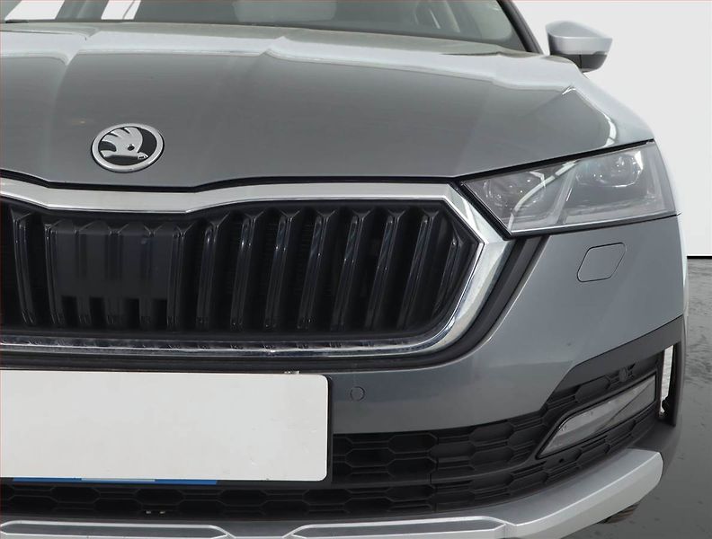 Škoda Octavia (2023) Scout 2.0 TDI, 4X4, Automat - fotka 16 z 27