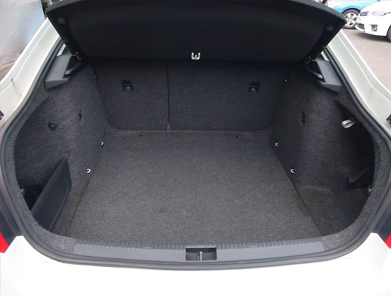 Škoda Octavia (2015) Ambition 1.6 TDI, Automat - fotka 14 z 16