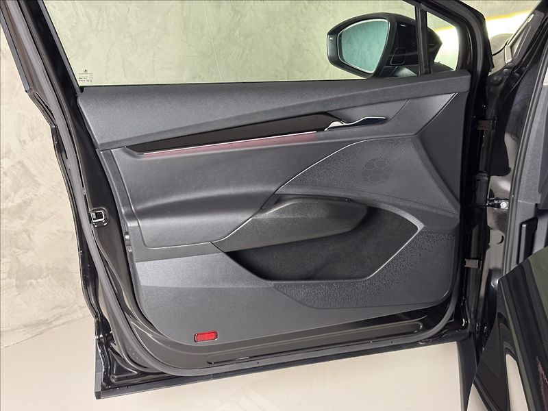 Škoda Enyaq 80 LED Matrix Assist Kamera - fotka 19 z 48