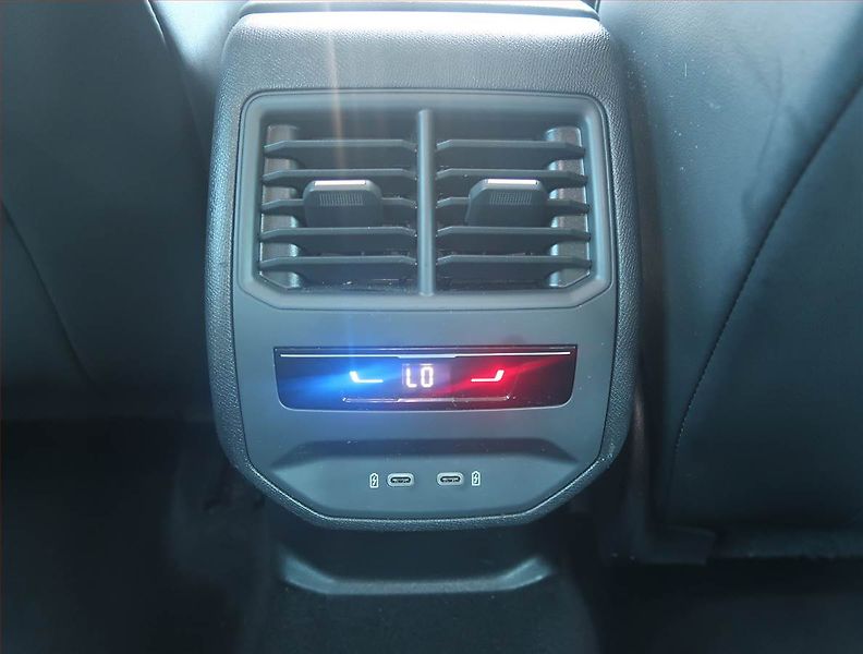 Seat Leon (2021) 1.5 TSI, Serv.kniha, Tempomat - fotka 18 z 18