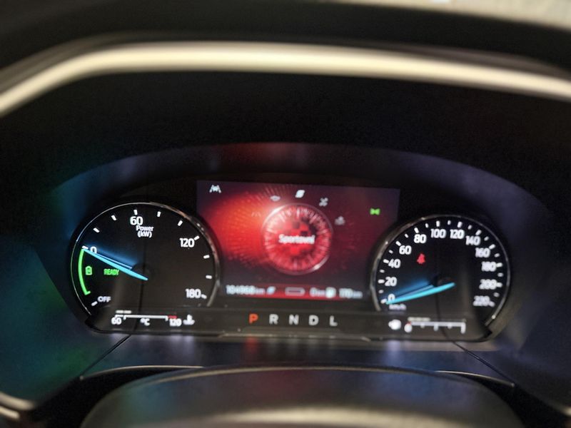 Ford Kuga (2022) 2.5 PHVE, 50km dojezd el - fotka 16 z 26