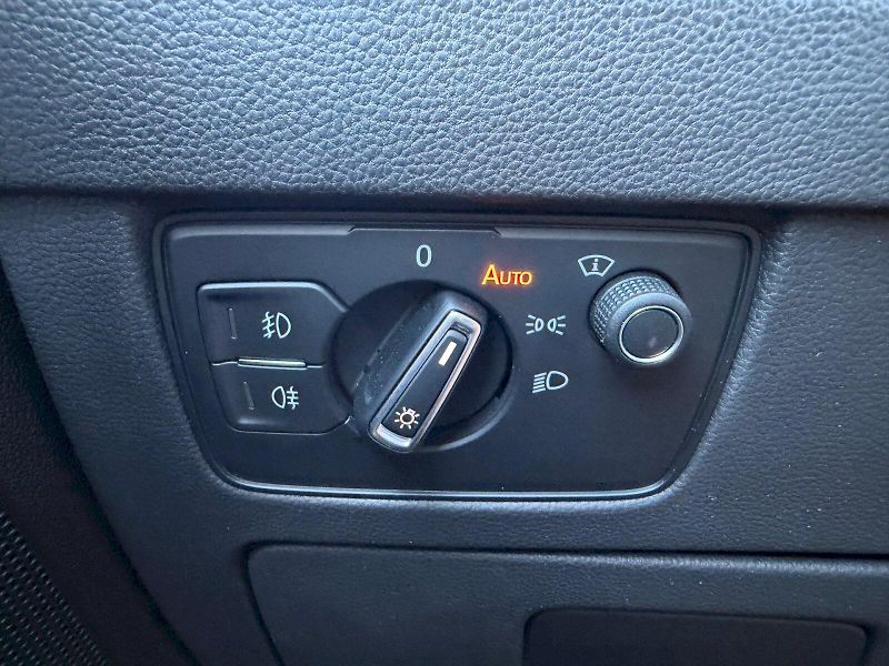 Volkswagen Passat (2021) 2.0 TDI 110kW R-LINE - fotka 11 z 35