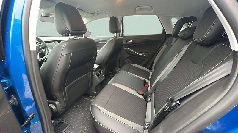 Opel Grandland X 1.2T (96kW) AT8/5857 - fotka 23 z 31