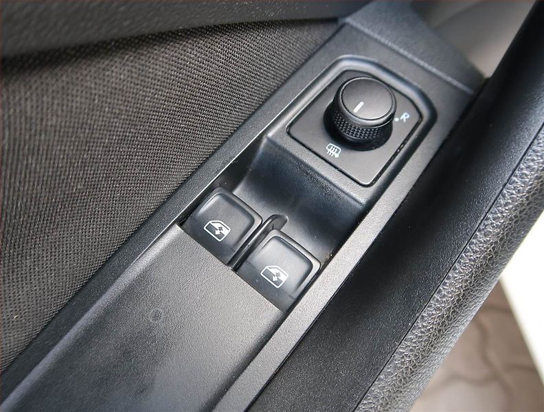 Škoda Kamiq (2023) Ambition 1.0 TSI, Serv.kniha - fotka 14 z 16