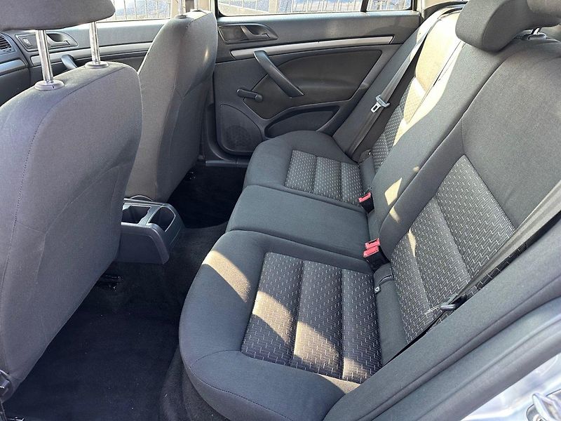 Škoda Octavia (2012) 1.6TDi GARANCE KM - fotka 9 z 10