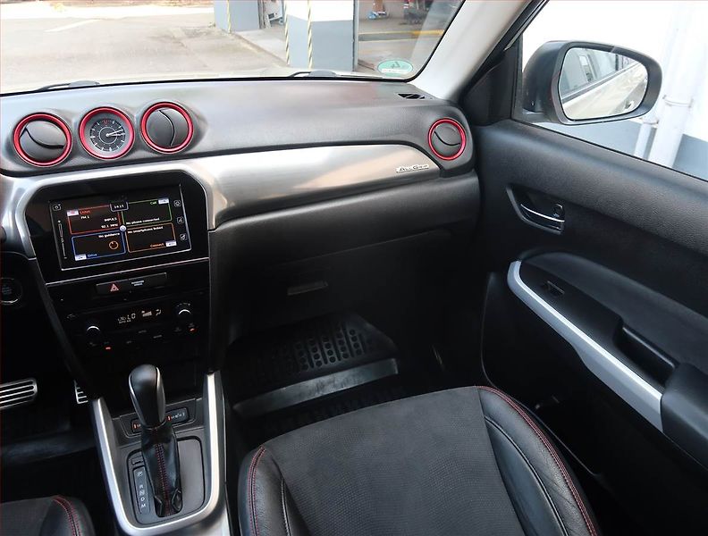 Suzuki Vitara (2016) 1.4 BoosterJet, 4X4, Automat - fotka 8 z 25