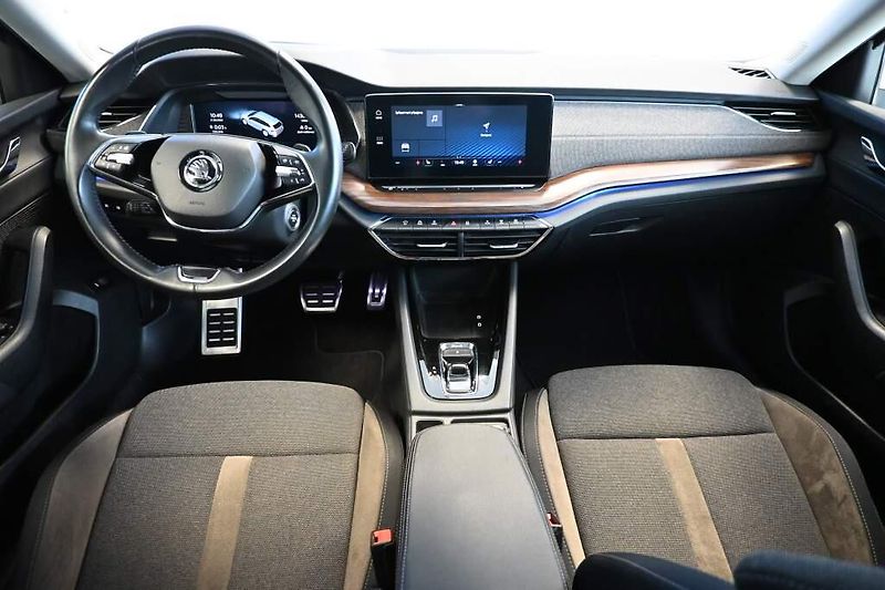 Škoda Octavia (2023) 2.0 SCOUT 4x4 DSG Matrix LED T - fotka 12 z 36