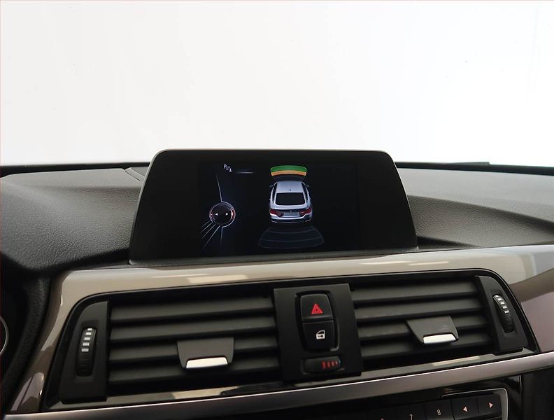 BMW Řada 4 (2015) 430d xDrive, 4X4, Automat - fotka 17 z 25