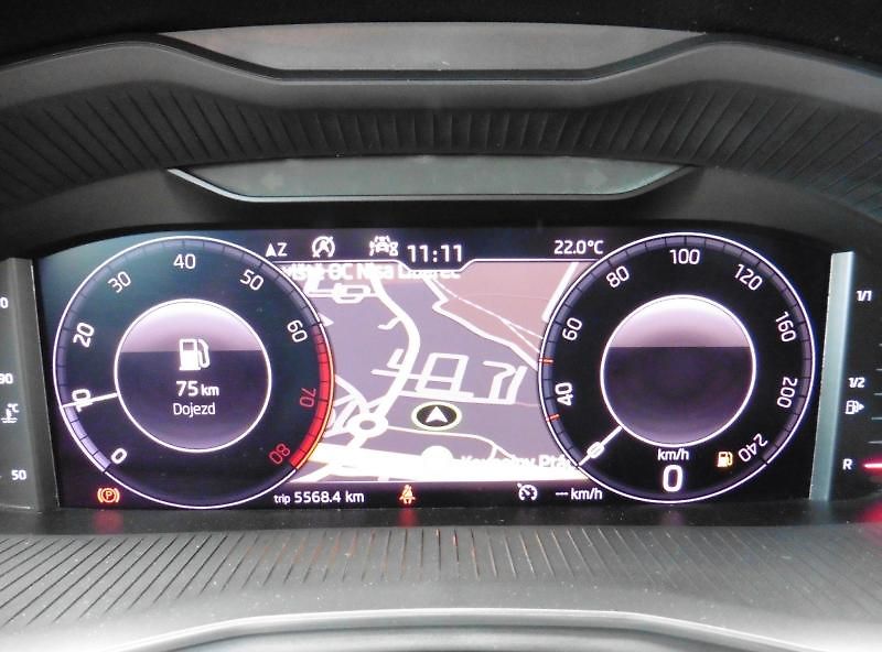Škoda Scala 1.0 TSi Style Navi - fotka 14 z 16