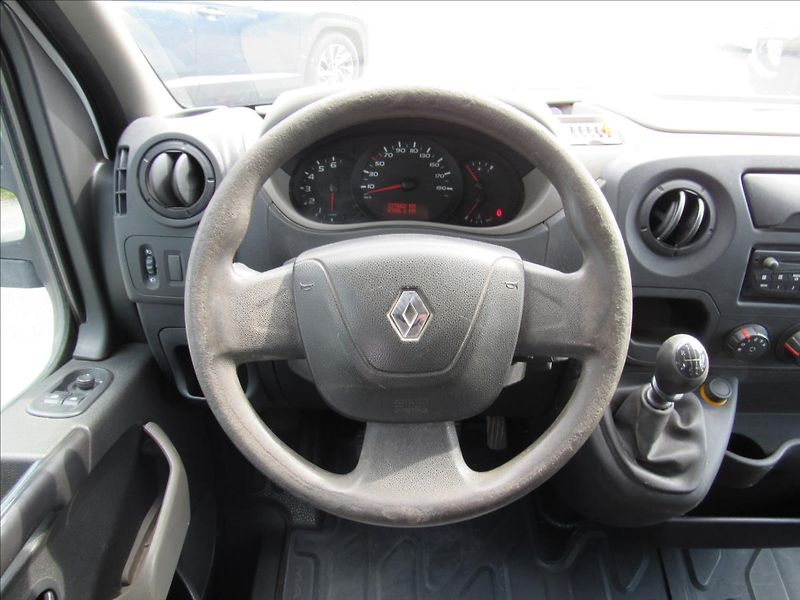 Renault Master 2,3 dCi 107kW 7 míst Valník - fotka 15 z 24