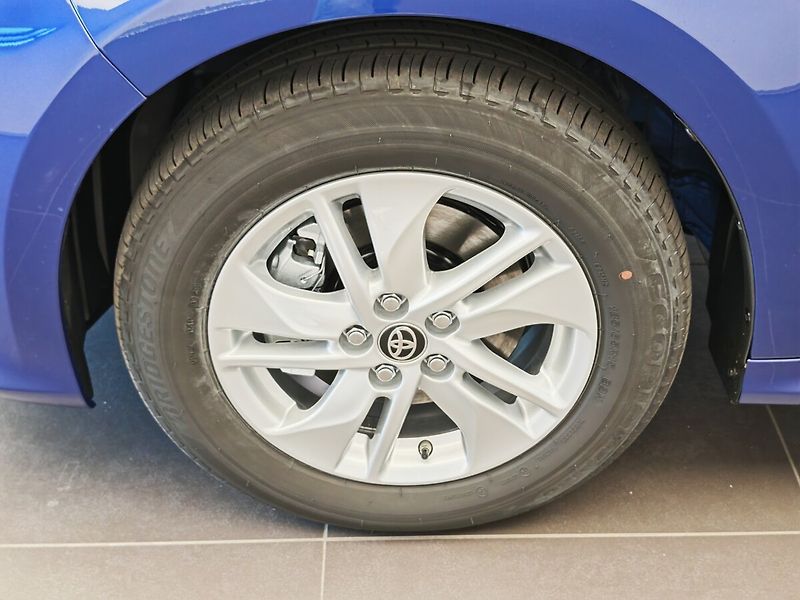 Toyota Yaris 1.5 Hybrid Comfort - fotka 28 z 29