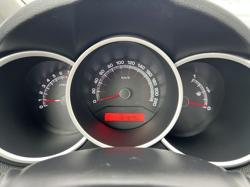 Kia Venga 1.4CVVT 66kw  KLIMA PANORAMA - fotka 15 z 38