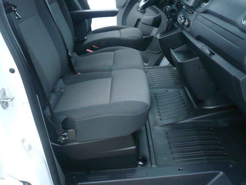 Renault Master 2.3dCi L3H2 DPH Klima - fotka 15 z 28