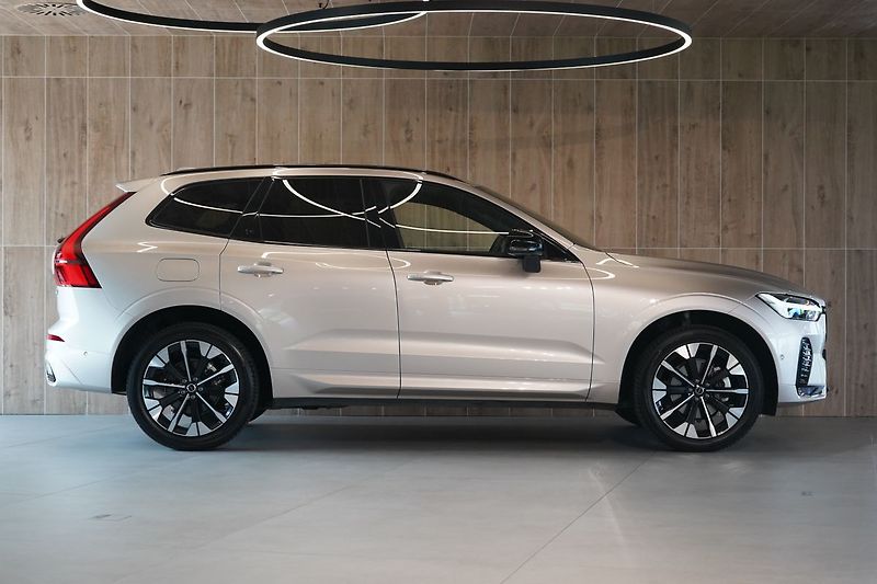 Volvo XC60 B5 PLUS Dark, Harman, 360° - fotka 6 z 42