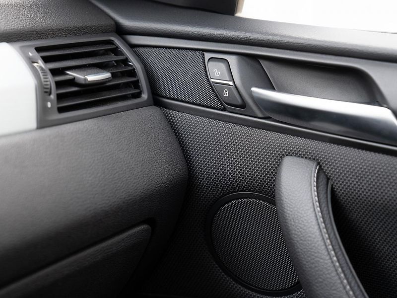 BMW X3 xDrive20d (F25) - fotka 14 z 30