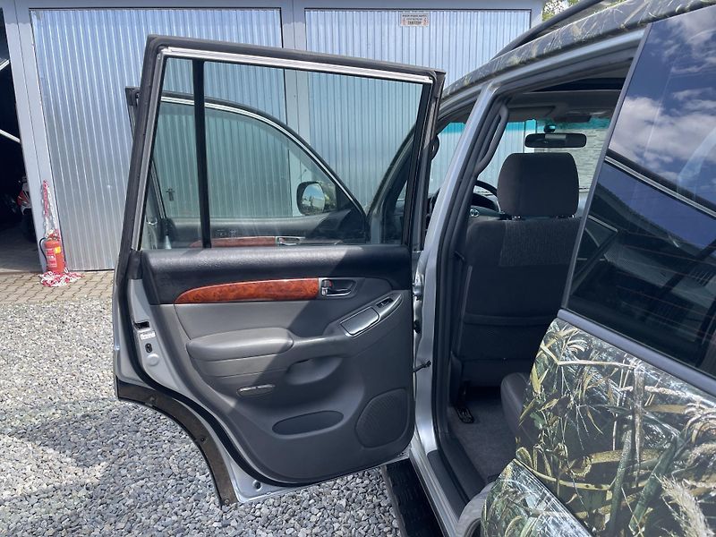 Toyota Land Cruiser 3.0TD 4x4 170PS AUT VÝBAVA !!! - fotka 113 z 180