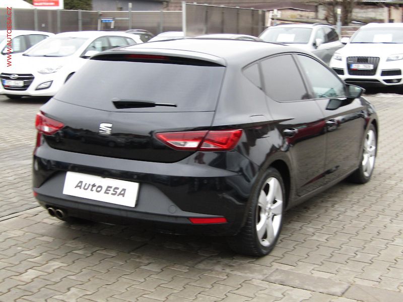 Seat Leon (2016) 2.0TDi, LED, navi - fotka 4 z 19
