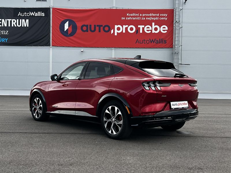 Ford Mustang Mach-E Extended AWD 98 kWh 1.Maj DPH - fotka 5 z 29