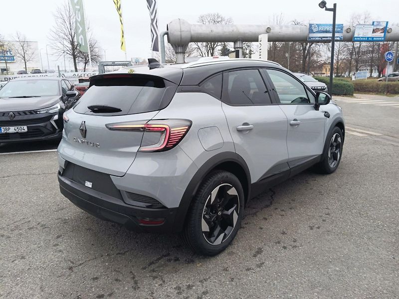 Renault Captur (2026) techno mild hybrid 140 EDC - fotka 8 z 23