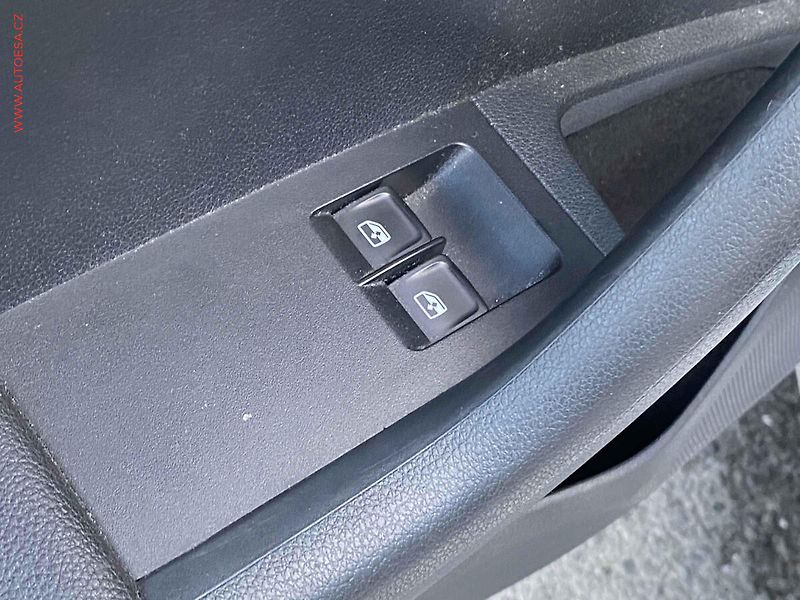 Škoda Octavia (2015) 1.6TDi, ČR, Ambition, +kola - fotka 11 z 15