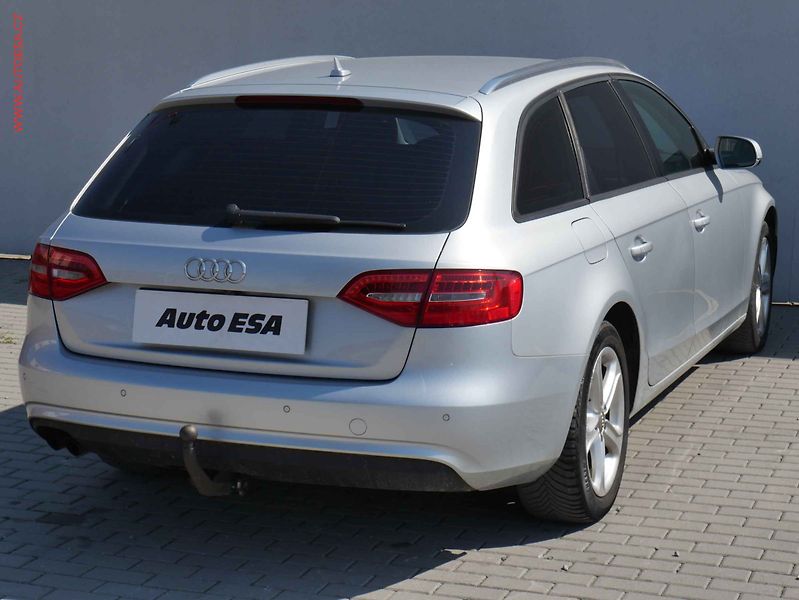 Audi A4 (2013) 2.0 TDi quattro, AT, bixen - fotka 4 z 21
