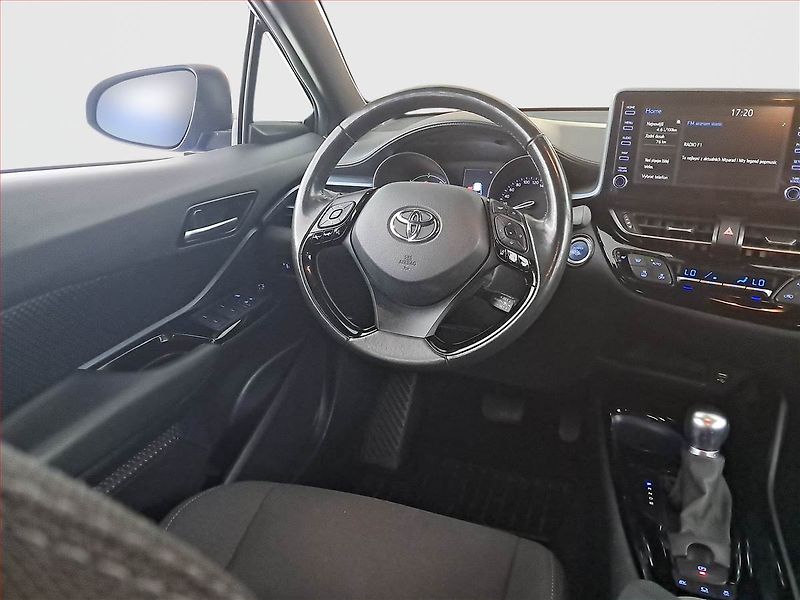 Toyota C-HR (2022) 1.8 Hybrid - fotka 7 z 21