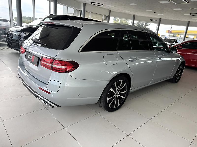 Mercedes-Benz Třídy E 300e 235kW*Webasto*REZERVACE! - fotka 5 z 41