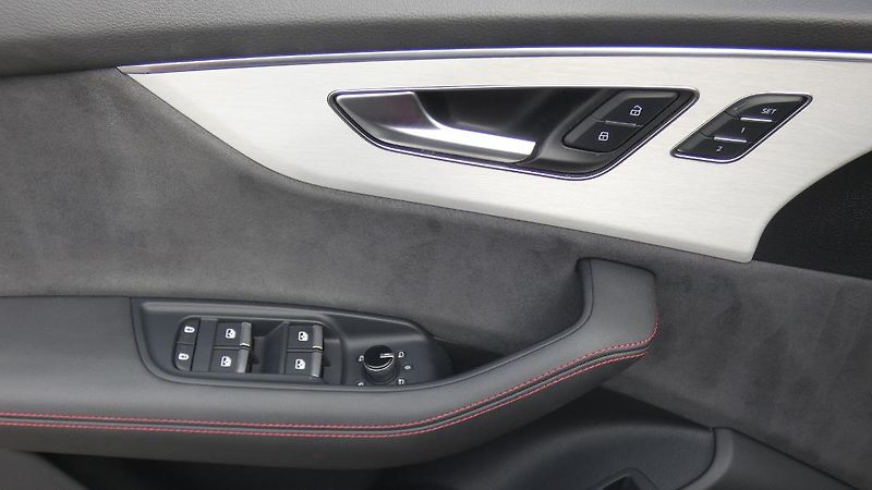 Audi Q8 45 TDi quattro Tiptronic - fotka 9 z 27