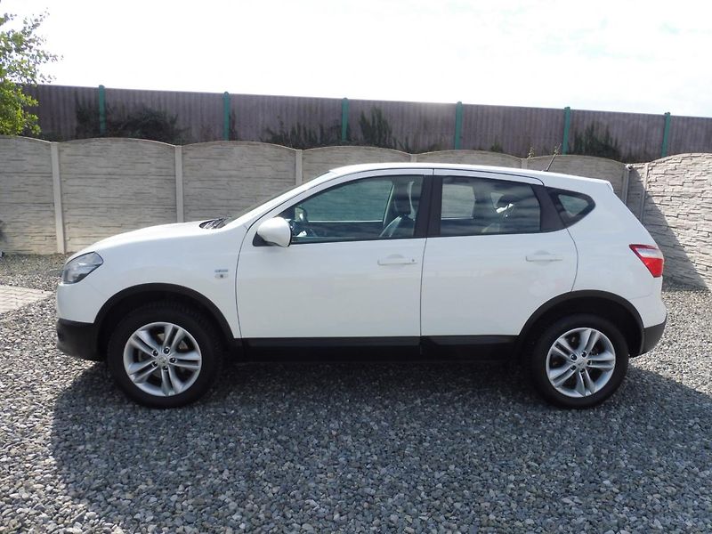 Nissan Qashqai 1.5DCi 110PS NAVI STK TOP STAV - fotka 14 z 189