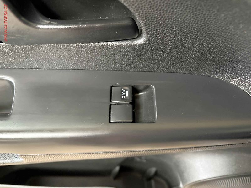 Kia Venga (2011) 1.4i, ČR, AC, park.asist - fotka 12 z 13