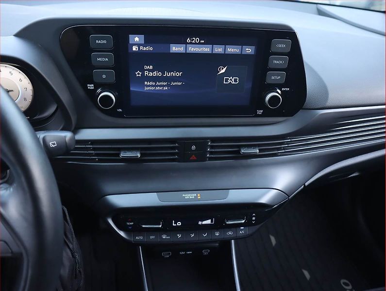 Hyundai i20 (2023) Family 1.0 T-GDI, Automat - fotka 12 z 20