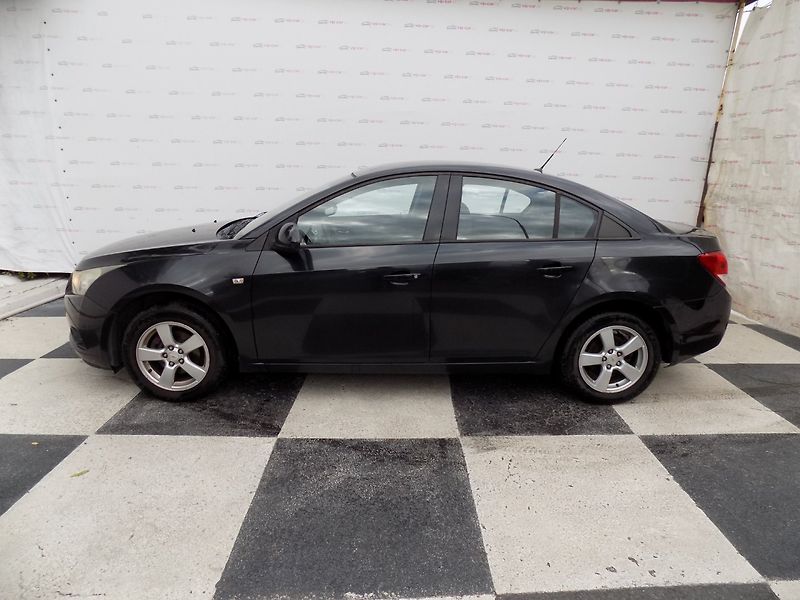 Chevrolet Cruze (2011) 1.8i/16V/Klimatizace/ČR/ - fotka 2 z 31