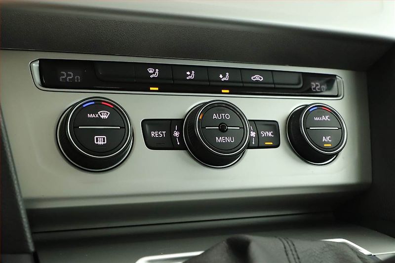 Volkswagen Passat (2016) 2.0 TDI, Navi, Tempomat - fotka 15 z 22