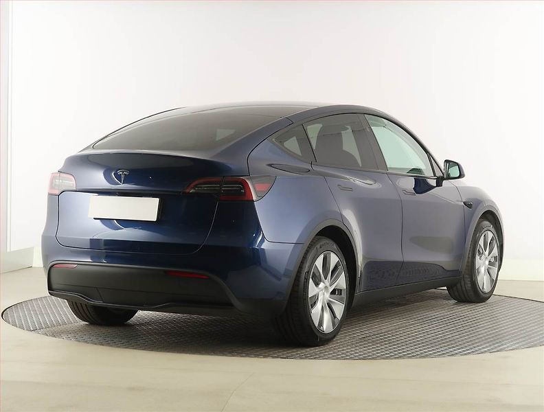 Tesla Model Y (2024) RWD LFP 60kWh, SoH 96% - fotka 5 z 33