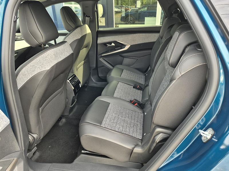 Peugeot 5008 (2026) BUSINESS Hybrid 145 e-DCS6 - fotka 10 z 25
