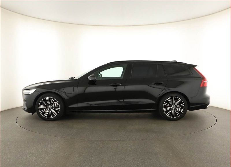 Volvo V60 (2020) R-Design T8 Twing Engine - fotka 3 z 17