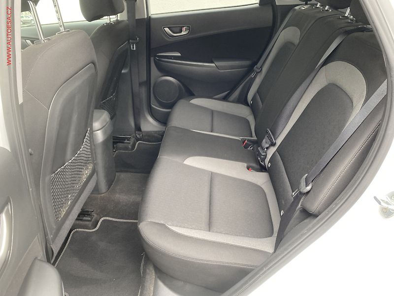 Hyundai Kona (2020) 1.6 CRDi, AT, navi, kamera - fotka 10 z 19